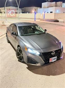 نيسان ألتيما